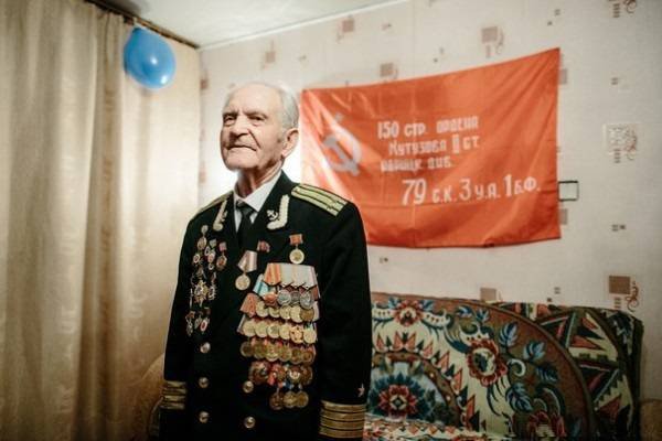 Сегодня 93 года исполнилось последнему оставшемуся в живых Ветерану, штурмовавшего Рехчтаг
