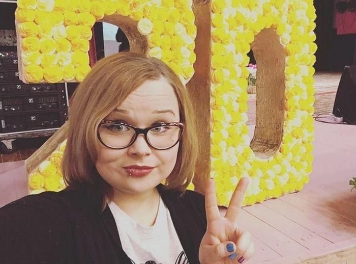 учительницу вокала Марию Шестопалову из Красноярска уволили за пирсинг и фото в соцсетях